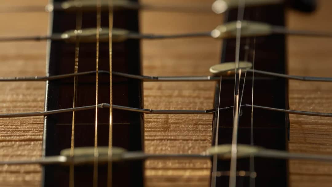 Jak zagrać akord F#? Poznaj skuteczne techniki dla początkujących