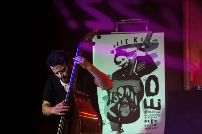 Olo Walicki - niezwykły muzyk jazzowy łączący style i emocje