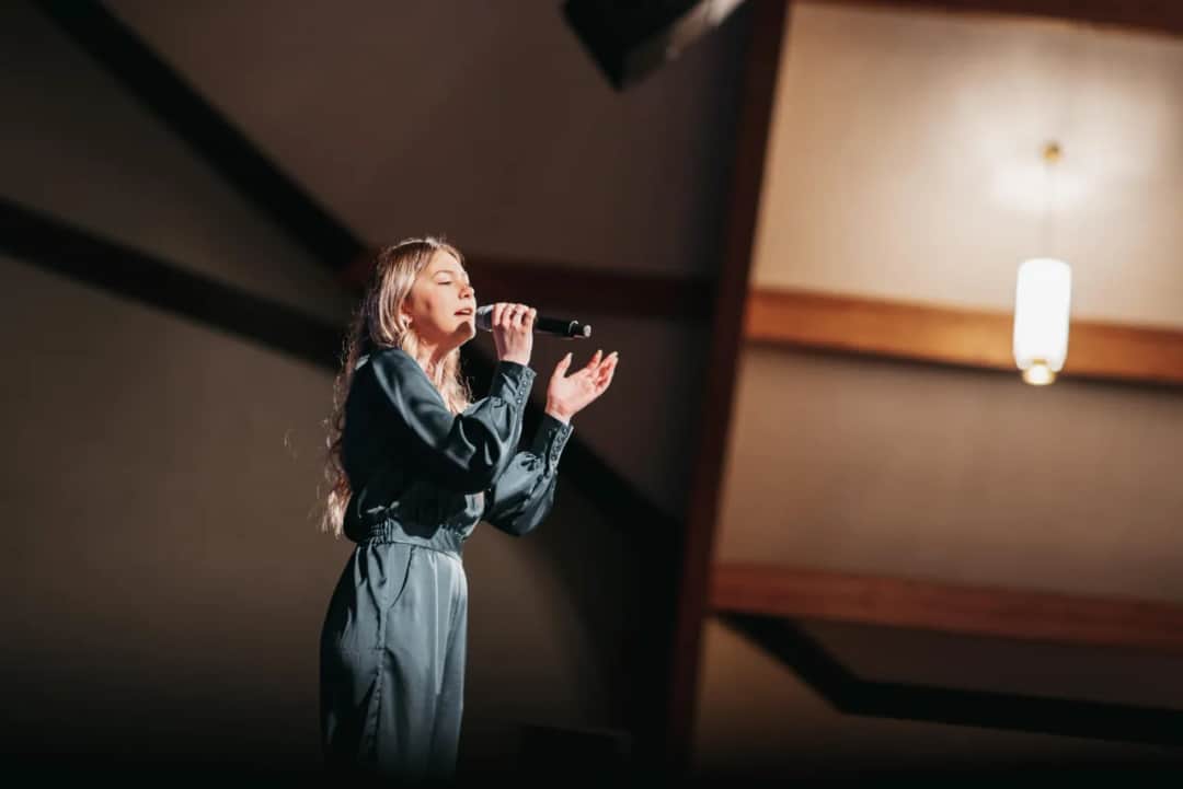 Jak śpiewać: 7 skutecznych technik dla początkujących wokalistów