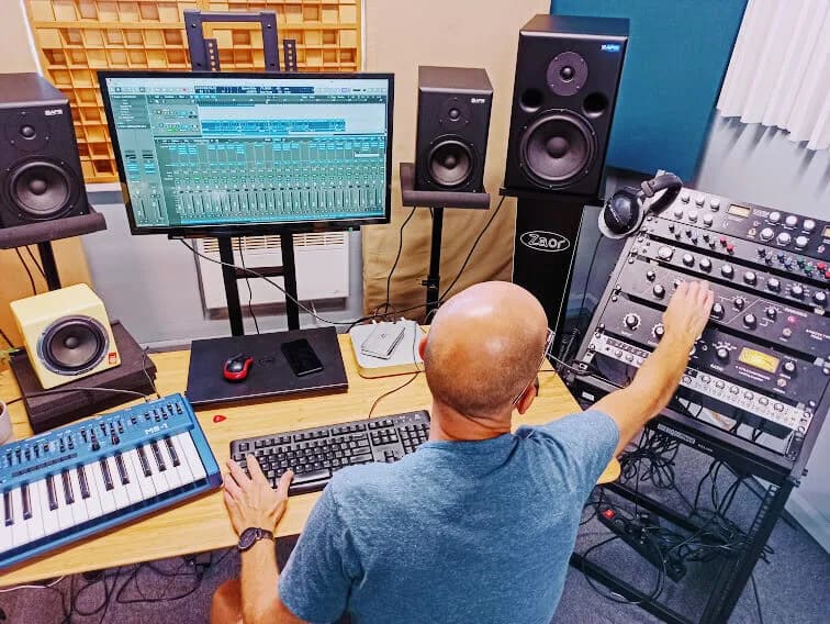 Nagrywanie piosenek: Od przygotowania do masteringu - Poradnik