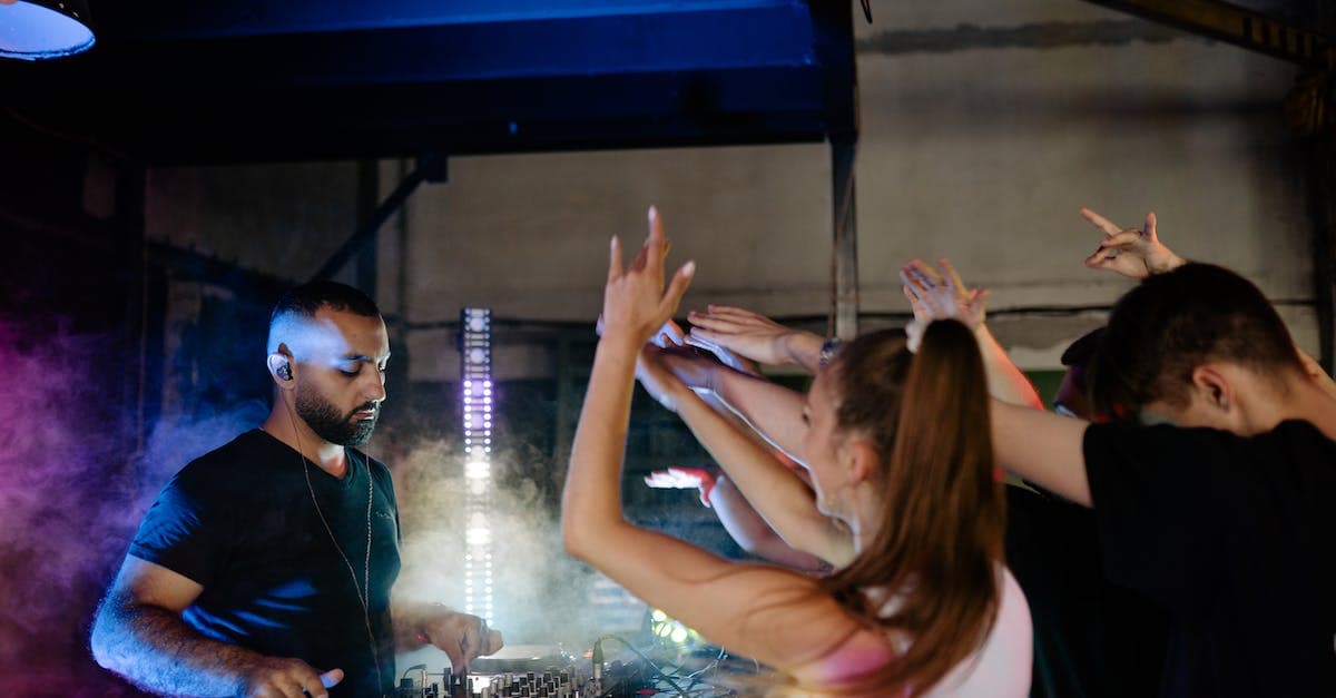 Jak zacząć karierę DJ-a w Polsce w 2023 roku