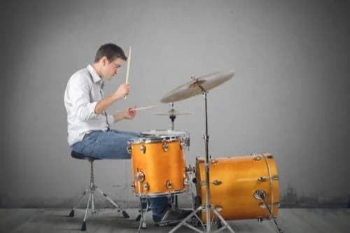 Z czego składa się perkusja? Poznaj kluczowe elementy zestawu