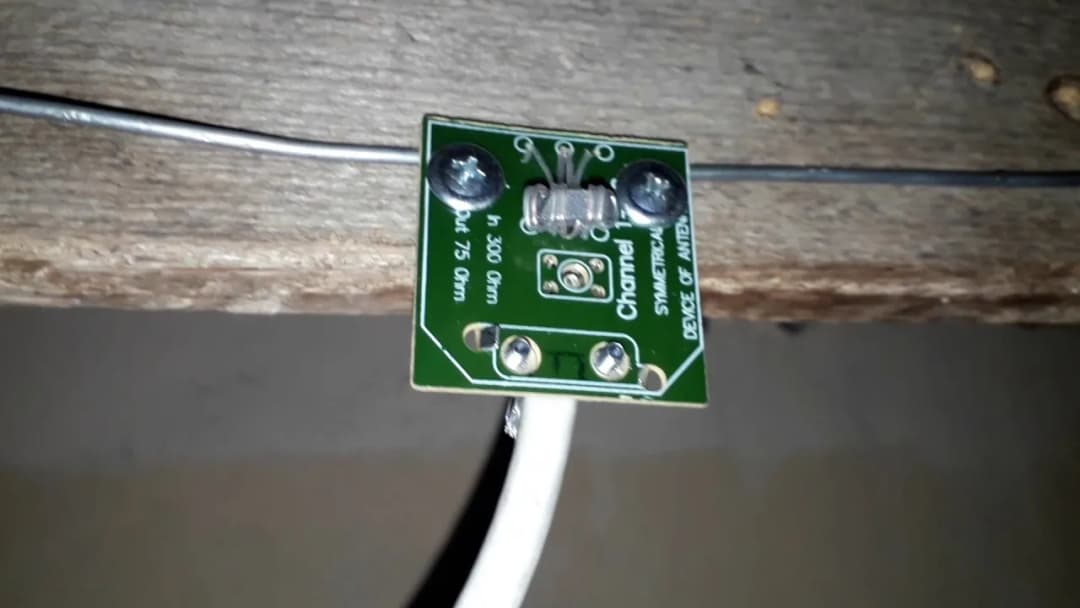 Jak zrobić antenę FM, by poprawić odbiór radia i uniknąć zakłóceń