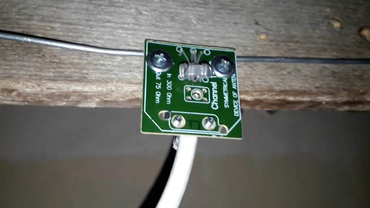 Jak zrobić antenę FM, by poprawić odbiór radia i uniknąć zakłóceń